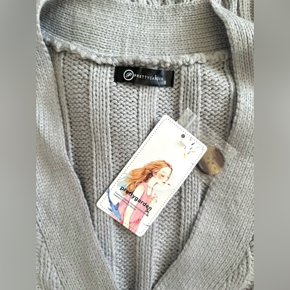 NWT PrettyGarden Gray Chunky Cable Knit Button-Front Cardigan – Size Small - Picture 3 of 5